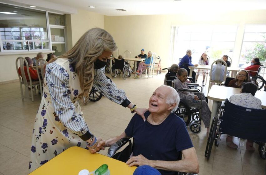  LLEVAN&nbsp; A ABUELITOS, VACUNACIÓN Y BRIGADA MÉDICA EN GENERAL